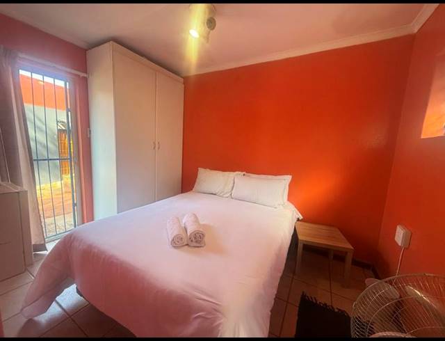 BUSINESS PROPERTY TO RENT IN COLBYN